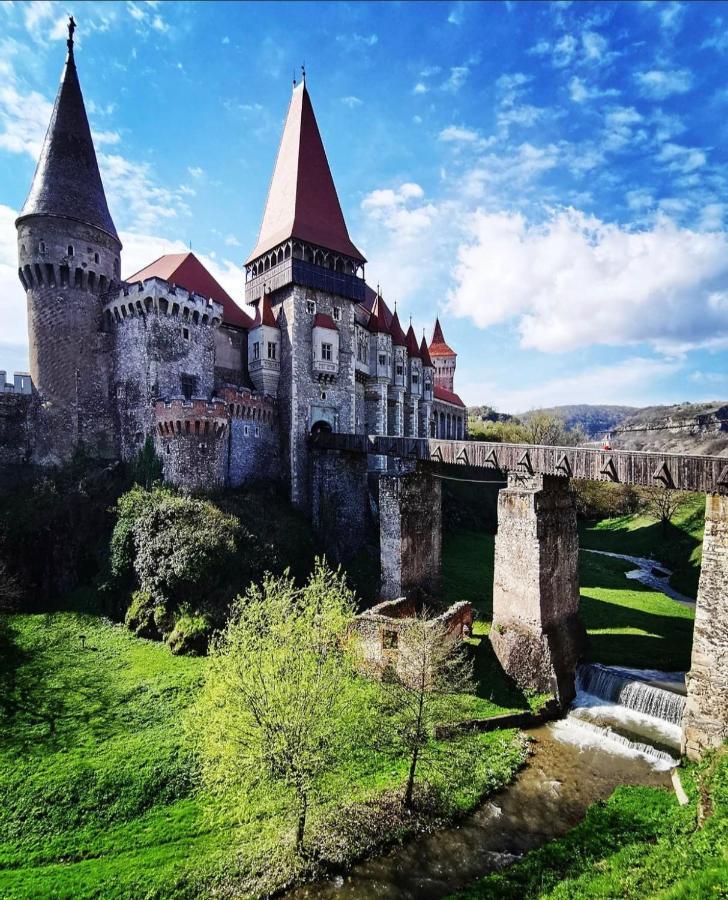 Sarah Home Hunedoara Luaran gambar